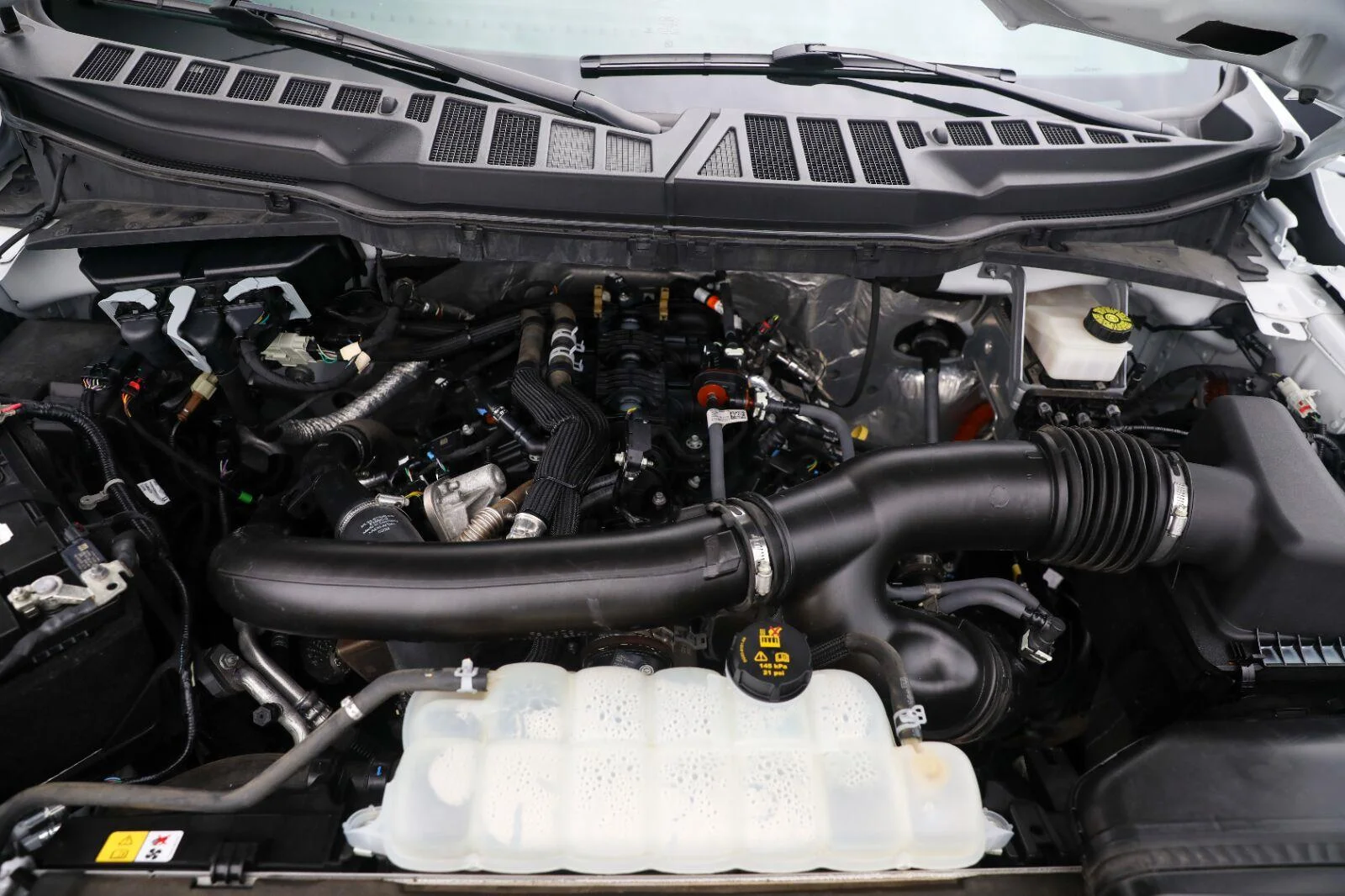 Certified Used 2024 Oxford White Ford XLT image 6