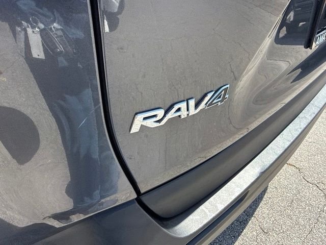 Used 2022 Gray Toyota XLE Premium image 8