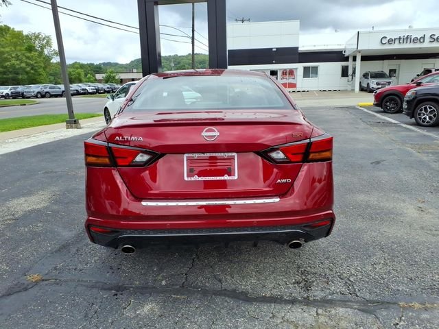 Used 2023 Red Nissan 2.5 SR image 6