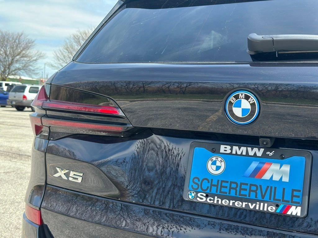 New 2026 Carbon Black Metallic BMW xDrive50e image 13