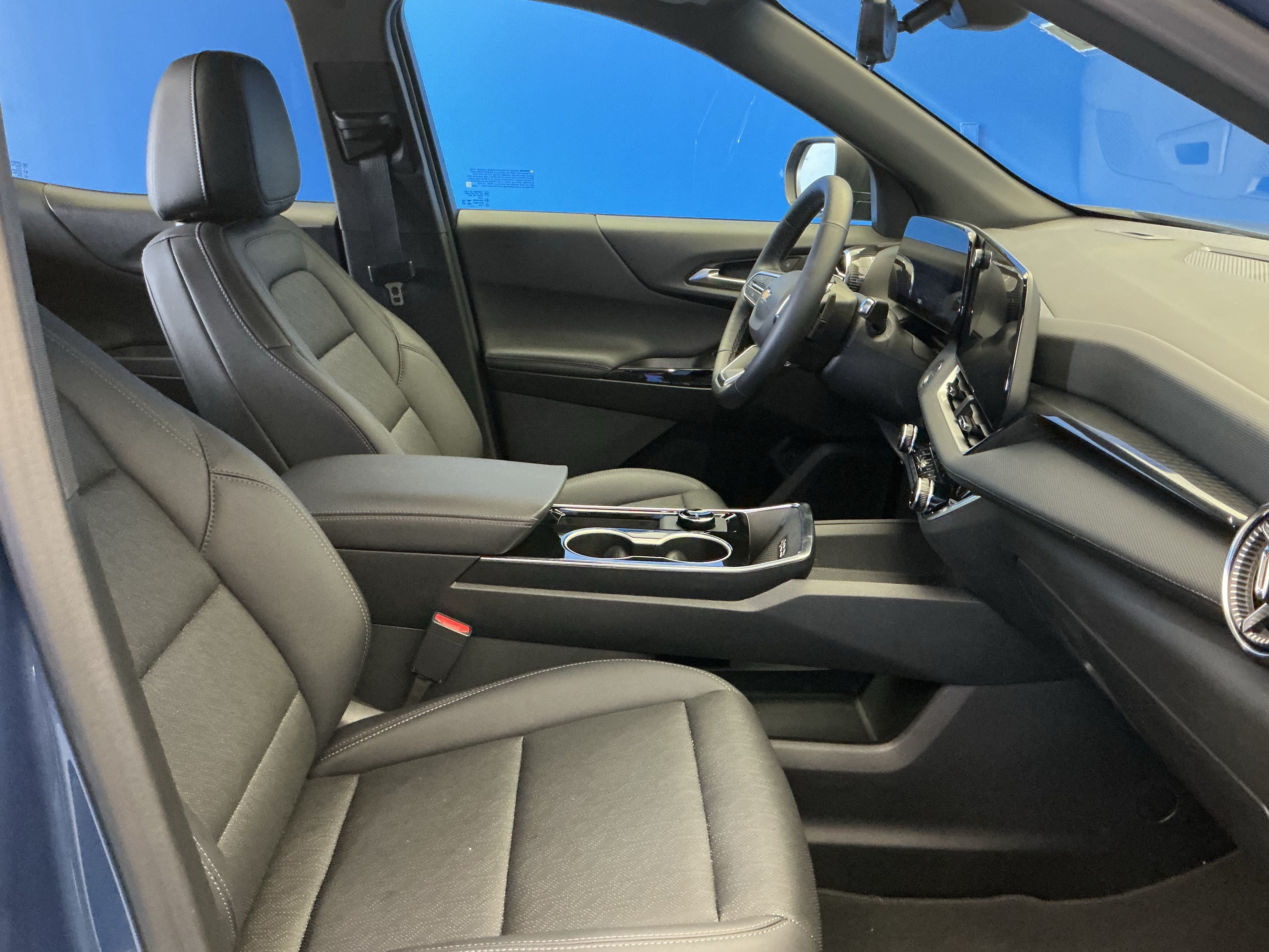 2026 Chevrolet Equinox LT - Photo 24
