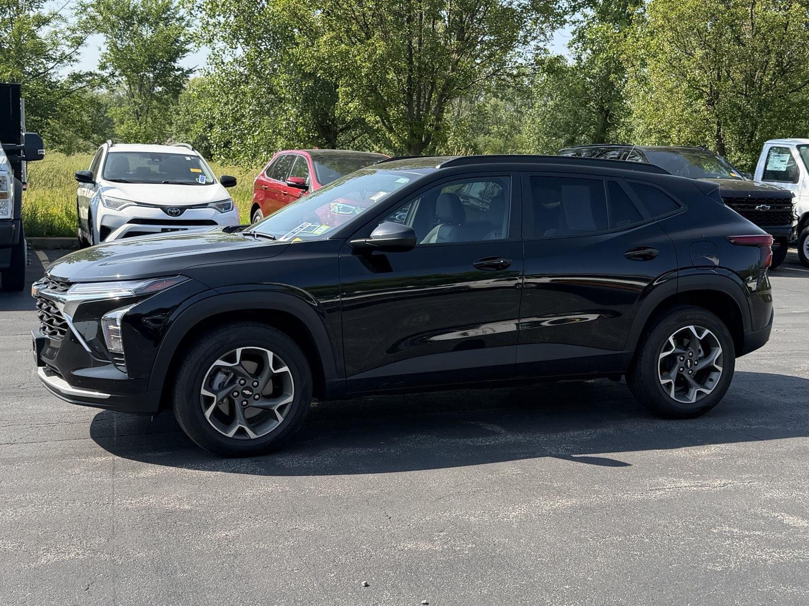 Used 2024 Mosaic Black Metallic Chevrolet LT image 6