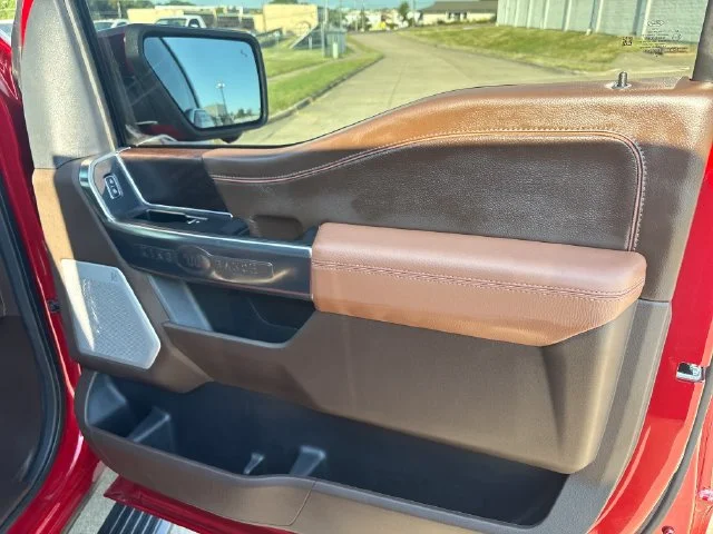Used 2025  Ford King Ranch image 36