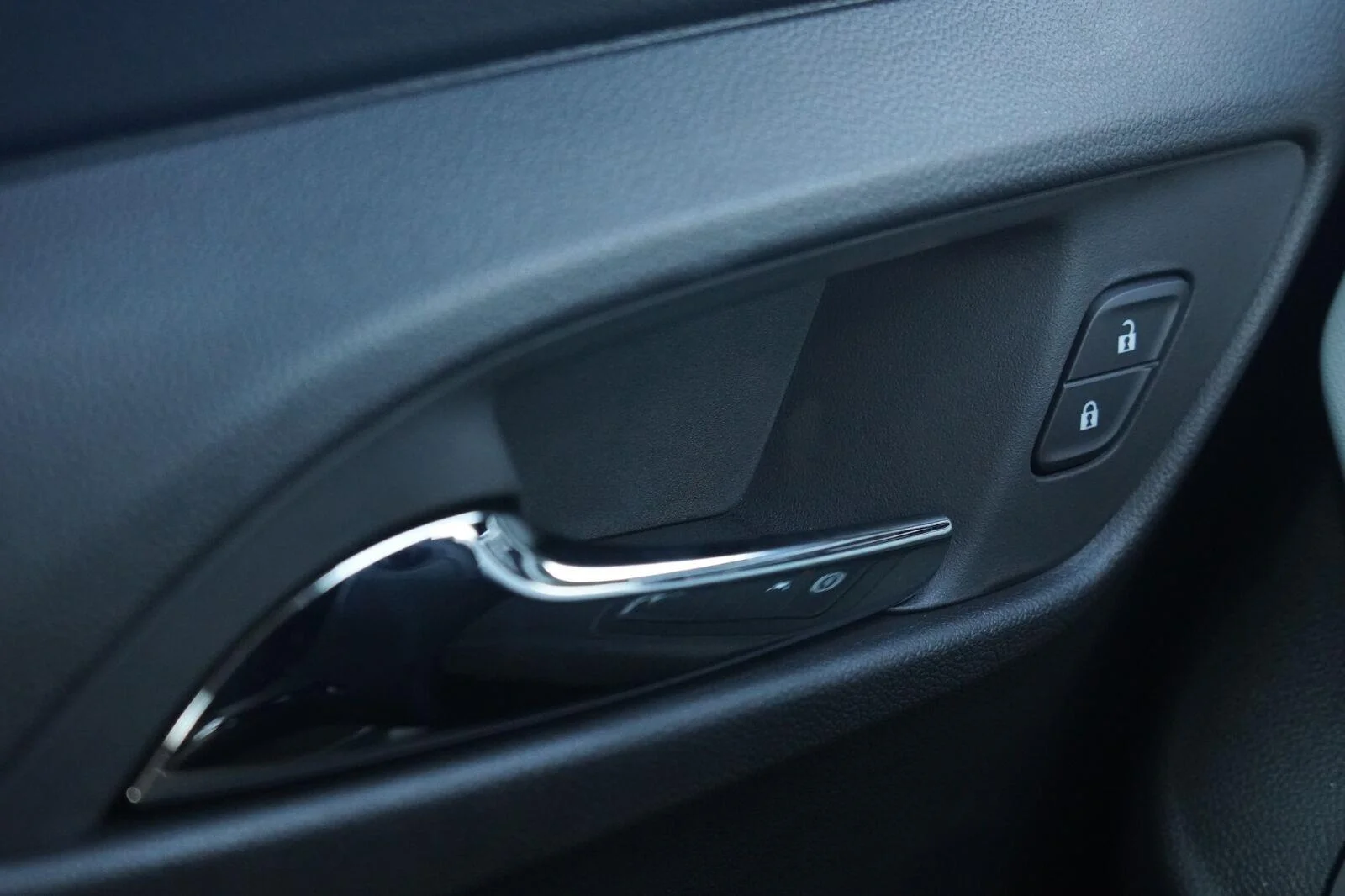 2027 Chevrolet Bolt LT - Photo 19
