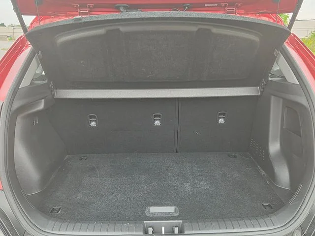 Used 2022 Red Hyundai SE image 11
