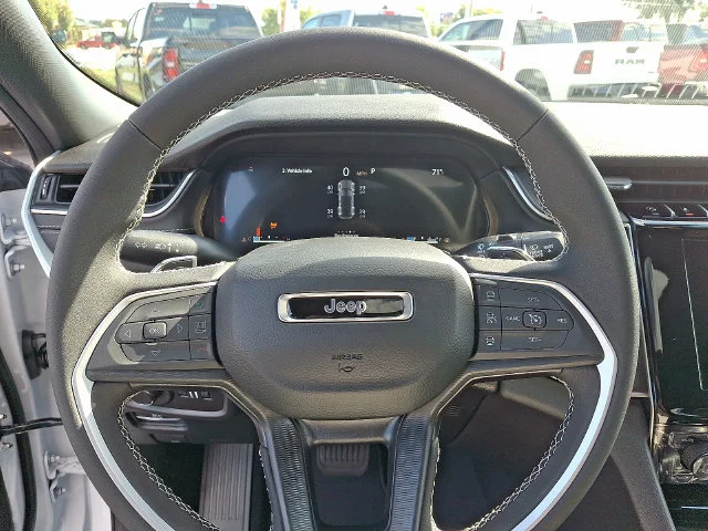 New 2025 White Jeep Laredo X image 17