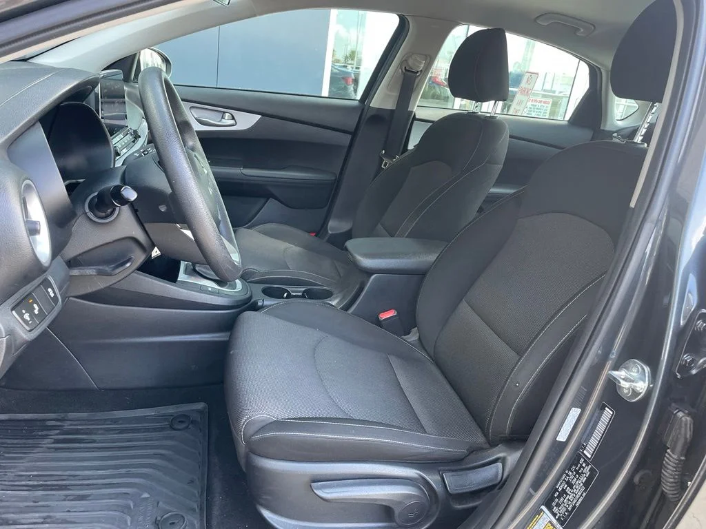 Used 2024 Gray Kia LXS image 10