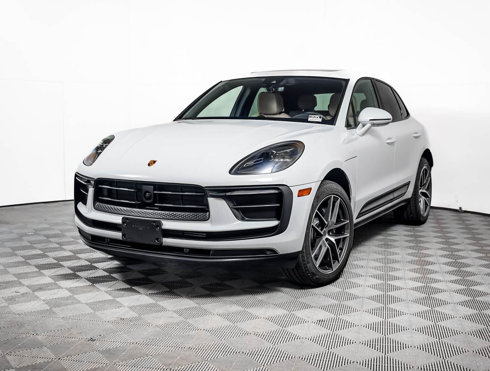 2026 Porsche Macan T's photo
