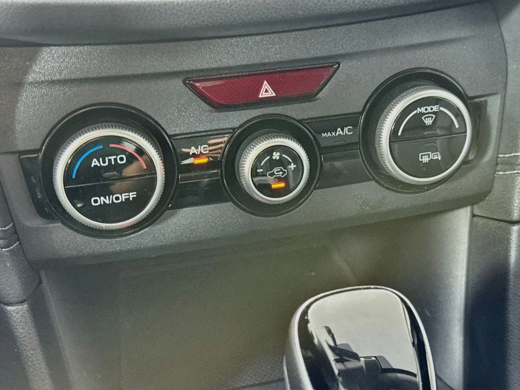 Used 2019 Blue Subaru 2.0i Limited image 18