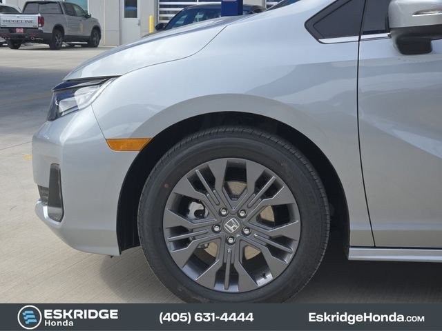 New 2026 Solar Silver Metallic Honda Touring image 5