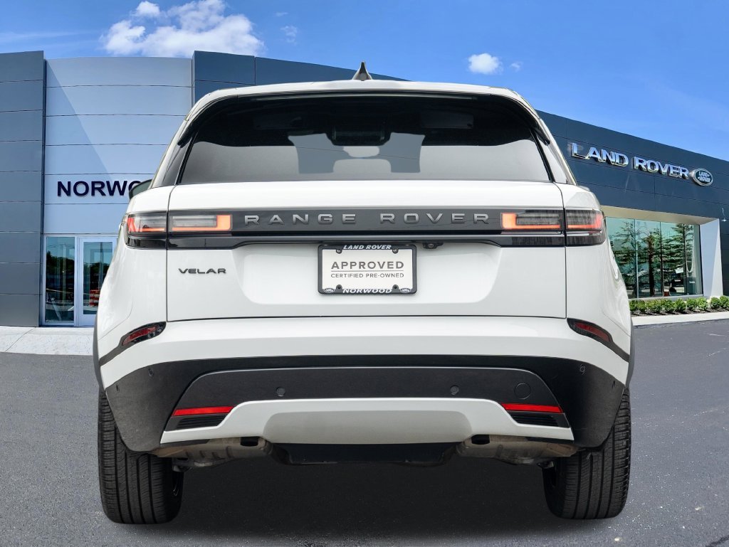 Certified Used 2026 White Land Rover Dynamic SE image 5