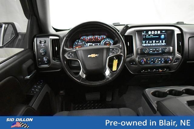Used 2018 Summit White Chevrolet LT image 4