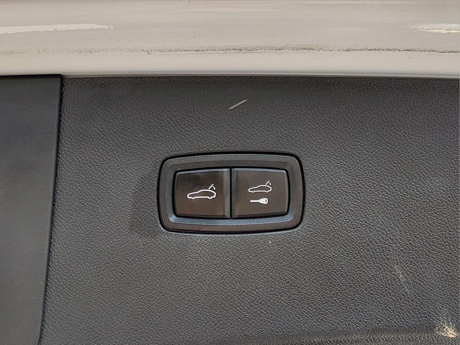 Used 2023 White Porsche Platinum Edition image 17