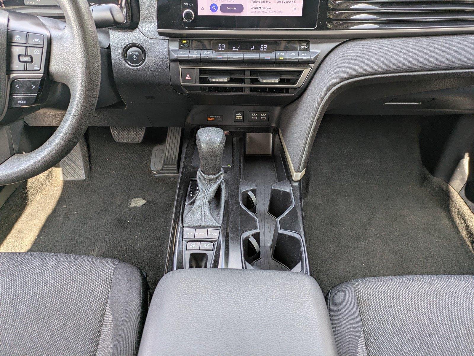 Certified Used 2025  Toyota LE image 18