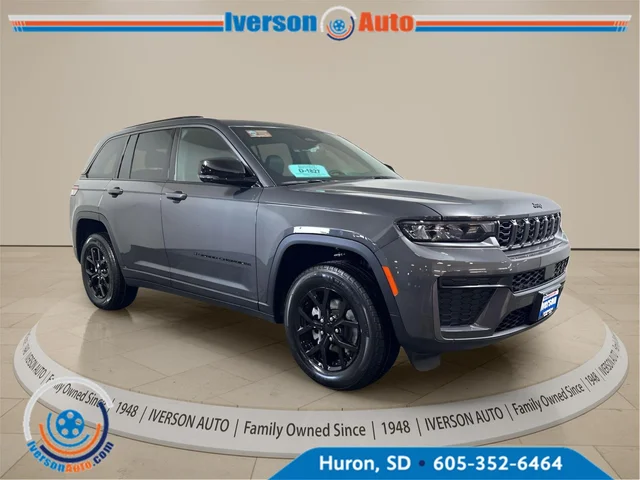 2026 Jeep Grand Cherokee Laredo Altitude