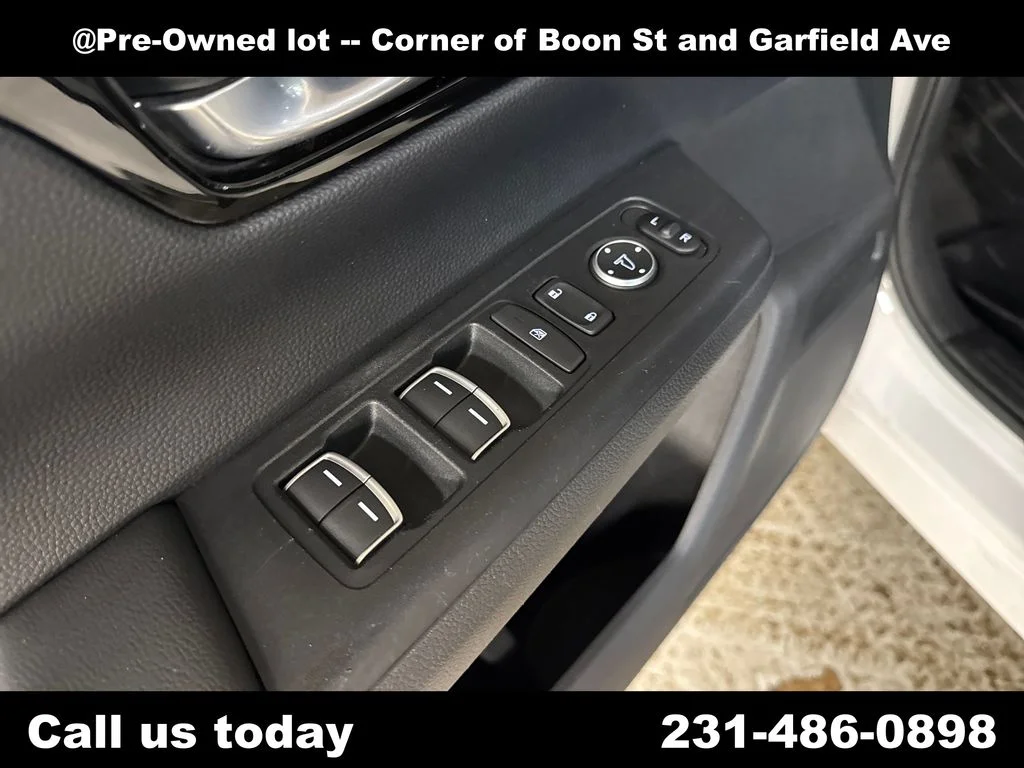 Used 2023  Honda EX-L image 15
