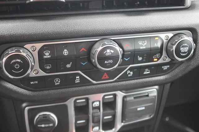 Used 2024 White Jeep Sport S image 9