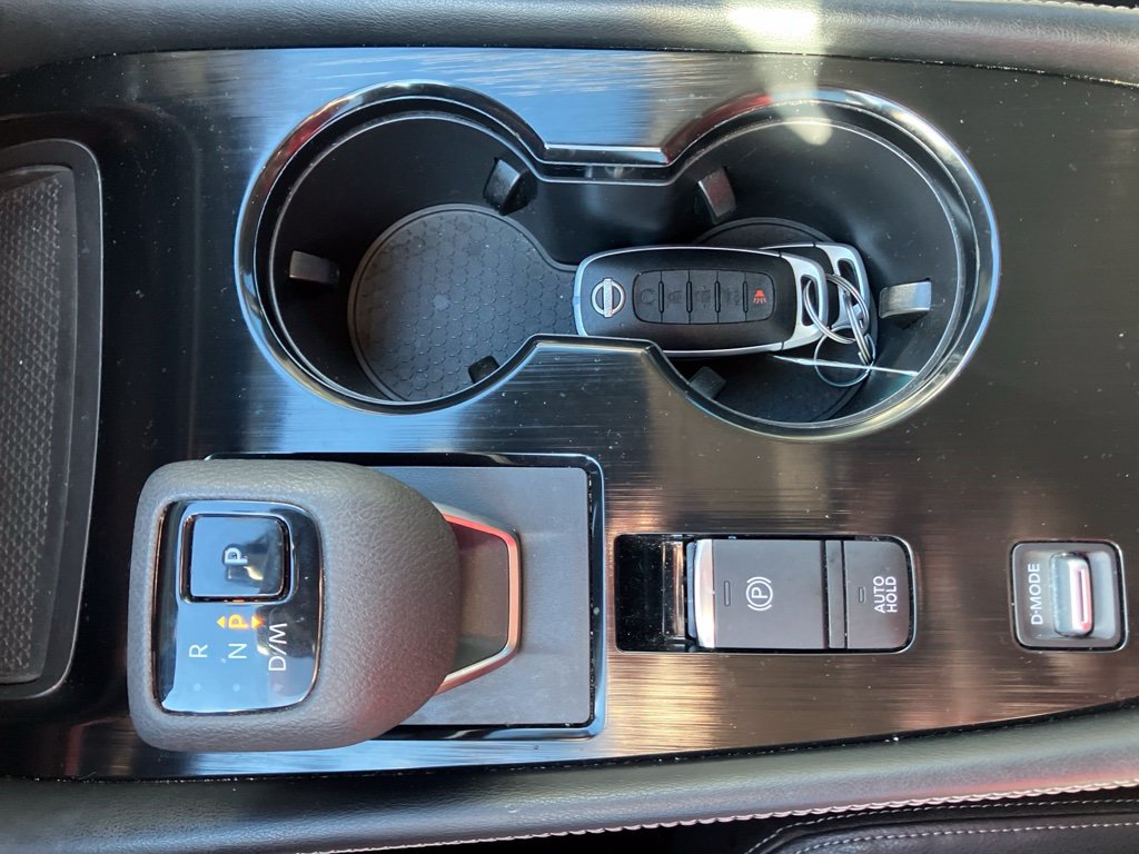 Used 2023 Orange Nissan SL image 19