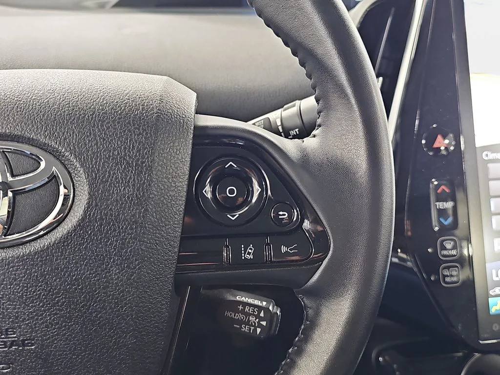 Used 2020 Silver Toyota XLE image 20