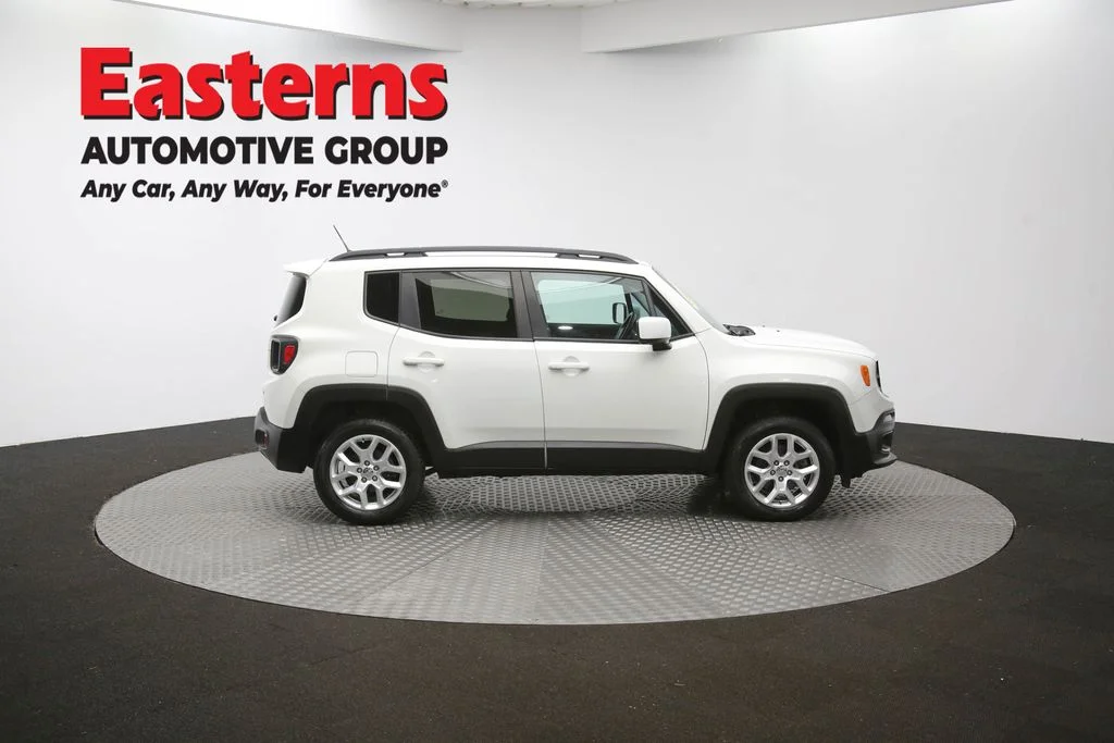 Used 2017 White Jeep Latitude image 43