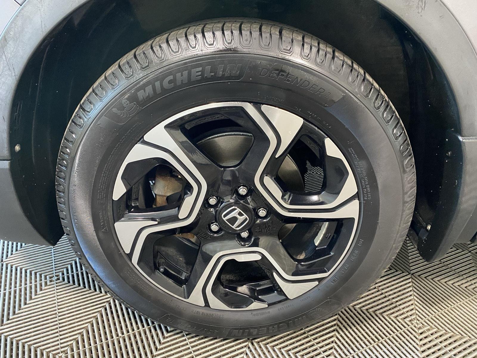 Used 2019 Modern Steel Metallic Honda Touring image 10