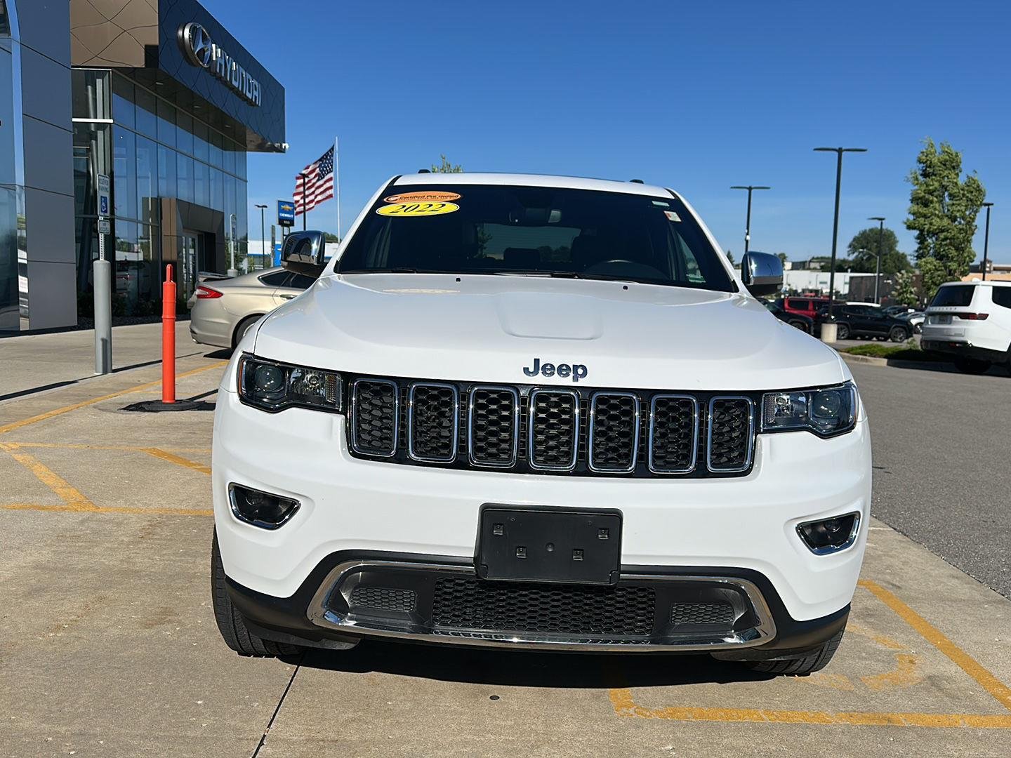 Used 2022 Bright White Clearcoat Jeep Limited image 5