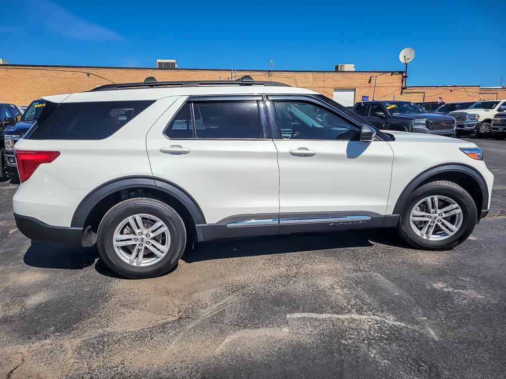 Used 2023 White Metallic Ford XLT image 11