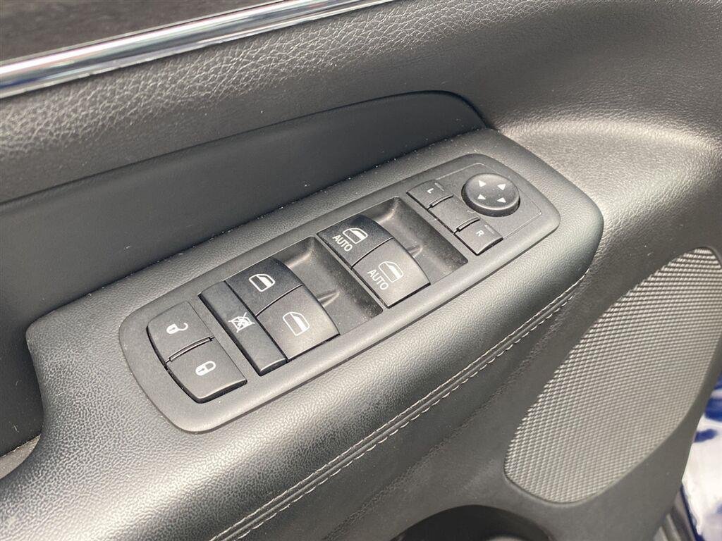 Used 2018 True Blue Pearlcoat Jeep Limited image 15