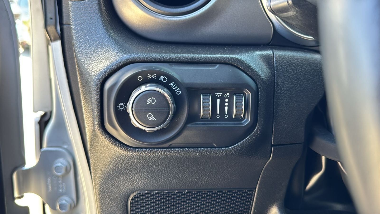 Certified Used 2022 Silver Jeep Sport image 22