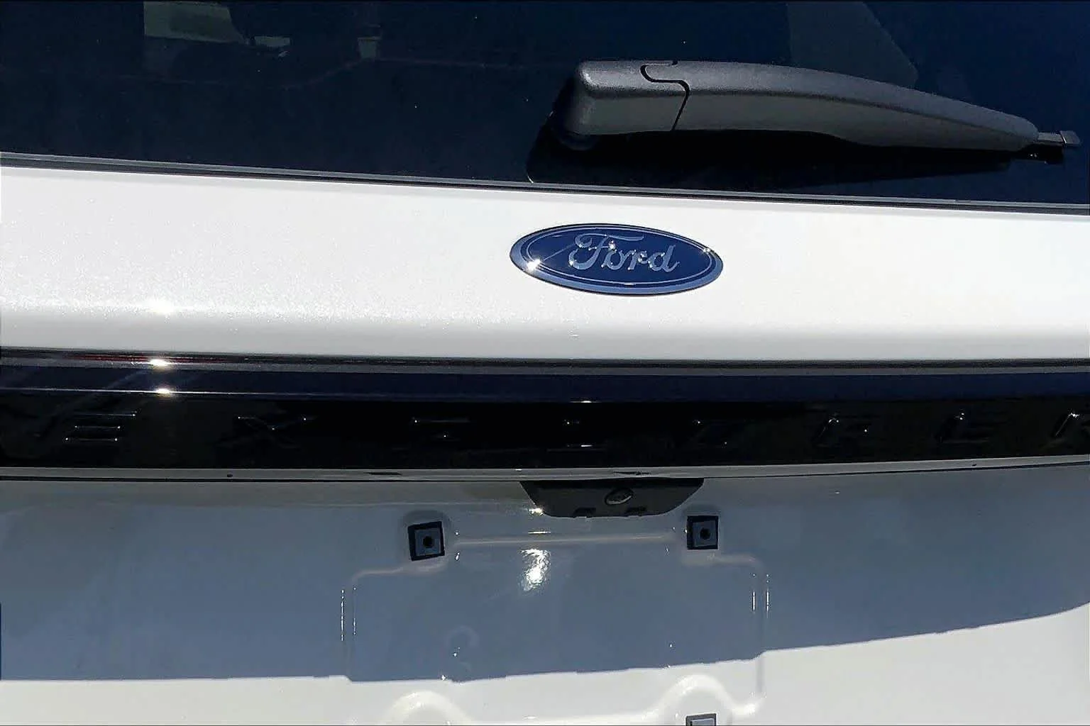 New 2026 Star White Metallic Tri-Coat Ford Platinum™ image 6