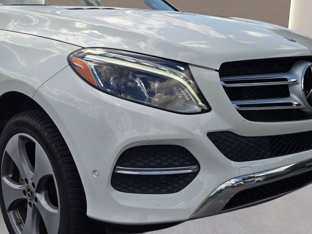 Used 2019 White Mercedes-Benz GLE 400 image 2
