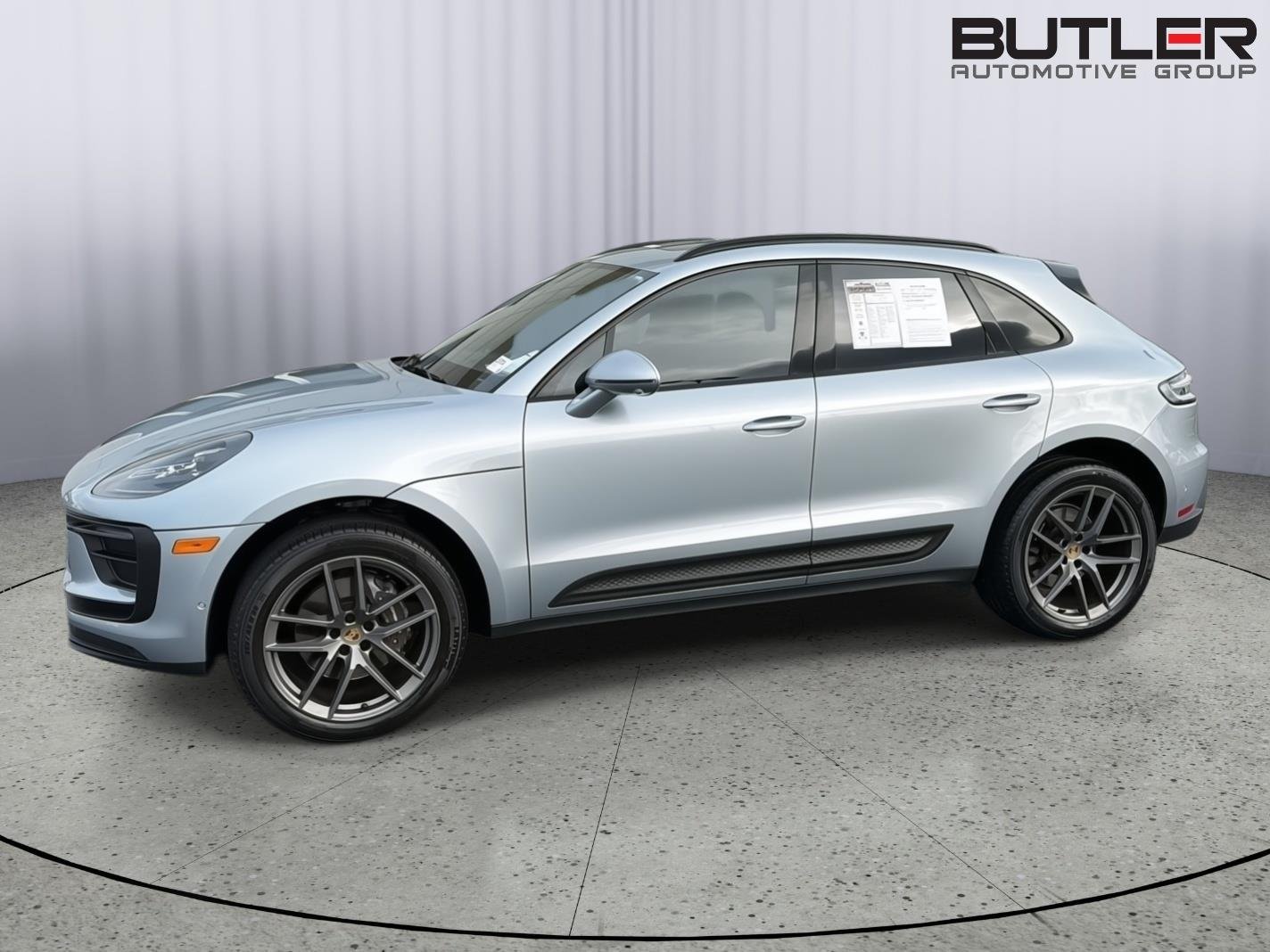 Used 2023 Dolomite Silver Metallic Porsche T image 3