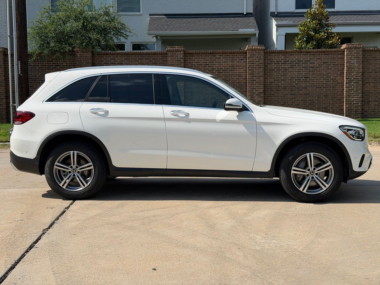 Certified Used 2021  Mercedes-Benz GLC 300 image 9