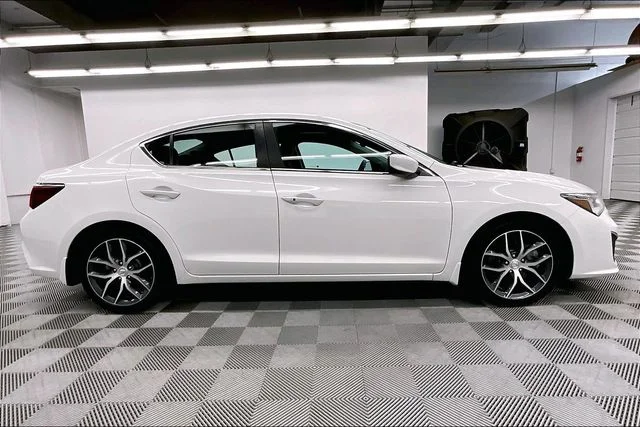 Used 2022 Platinum White Pearl Acura Premium Package image 15