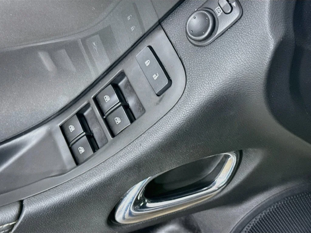 Used 2014 Silver Chevrolet 2LT image 22