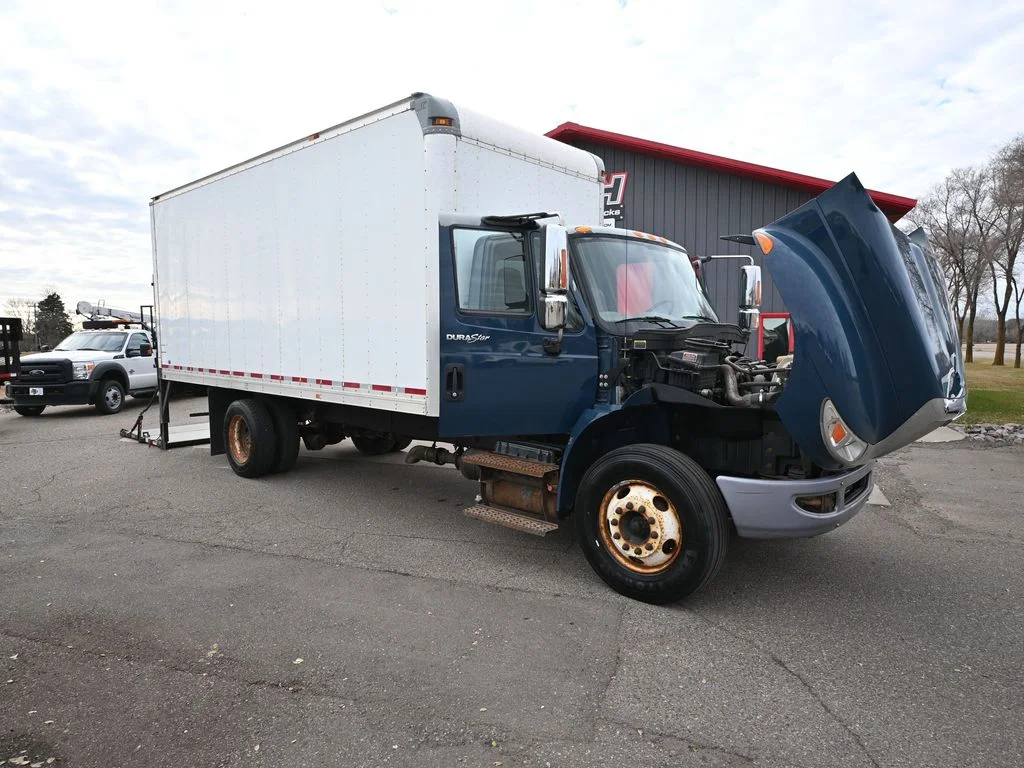 Used 2013 Blue International Series 4400 image 13