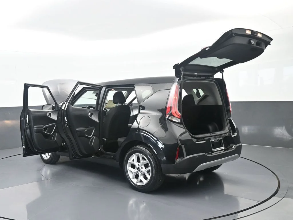 Used 2023 Fusion Black Kia S image 72