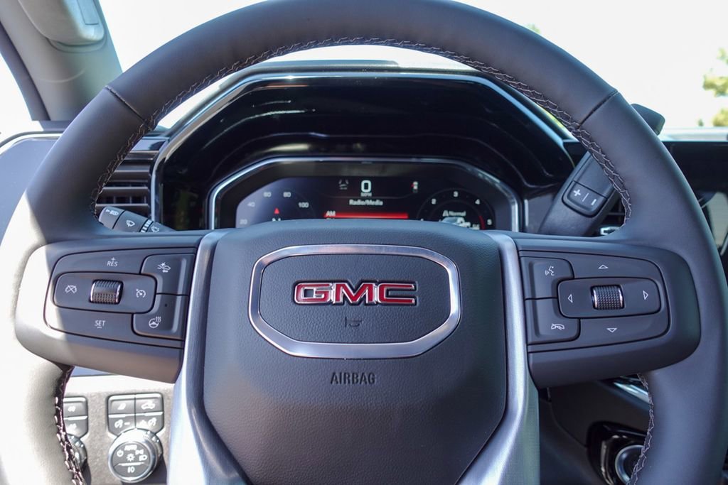 Used 2025 Onyx Black GMC SLT image 20