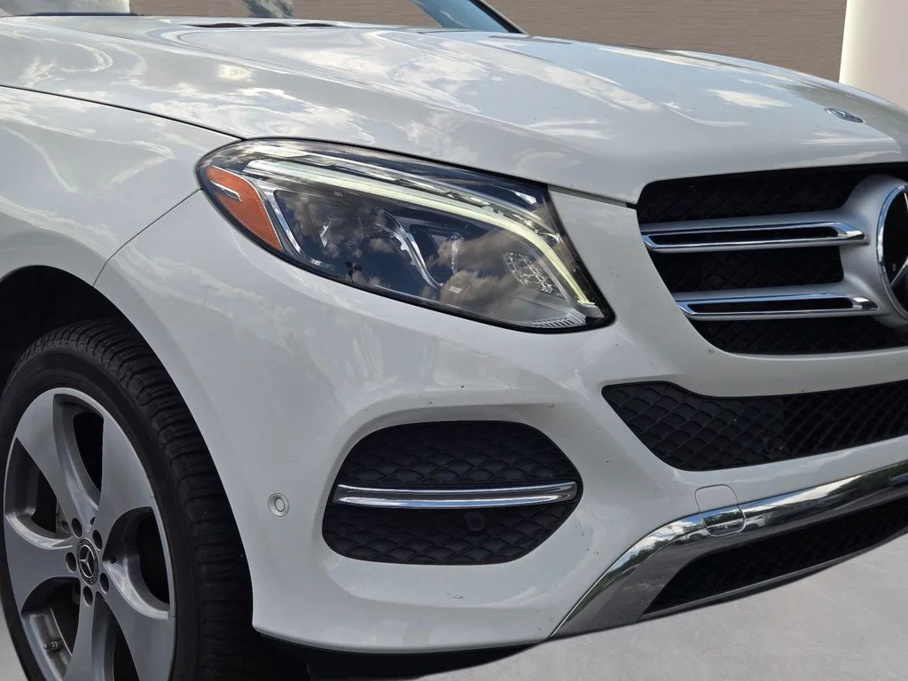 Used 2019 White Mercedes-Benz GLE 400 image 2