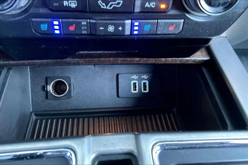 Used 2016 Shadow Black Ford Platinum image 18