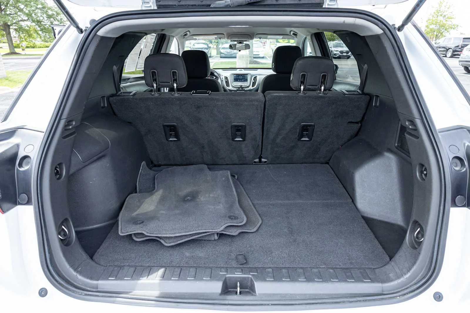 Used 2019 SUMMIT WHITE Chevrolet LT image 29