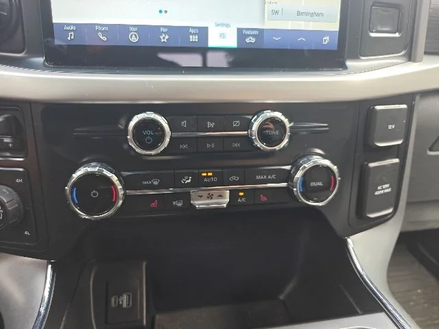 Used 2022 Black Ford XLT image 10