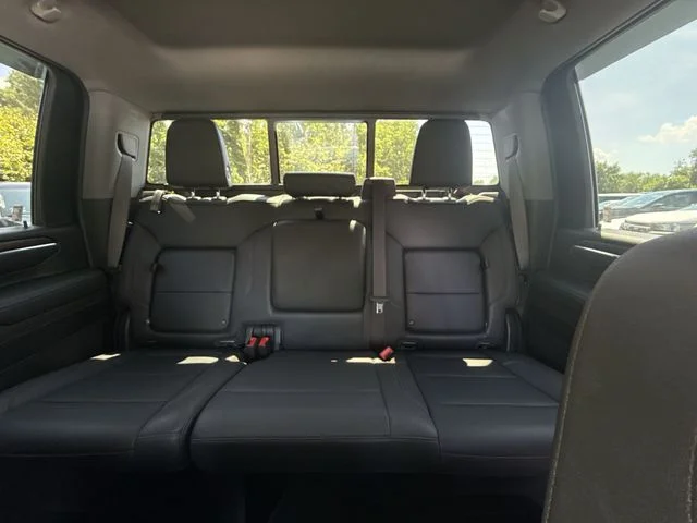 Used 2024 Silver GMC SLT image 22