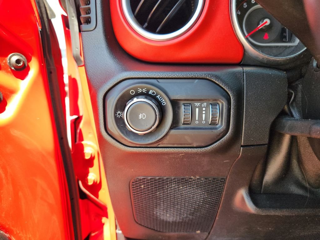 Used 2020 Firecracker Red Clearcoat Jeep Rubicon image 22