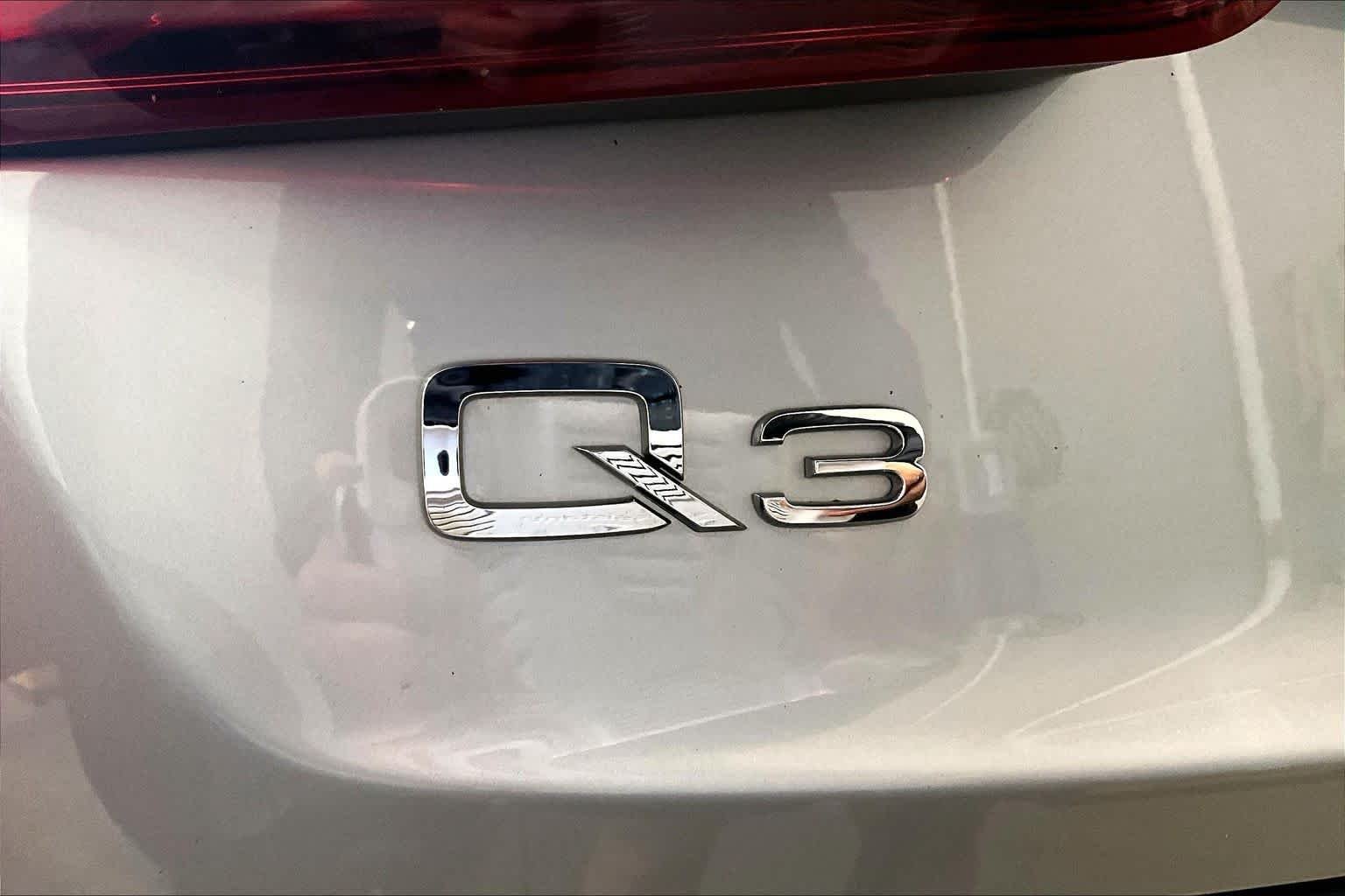 Used 2017 Florett Silver Metallic Audi Premium Plus image 10