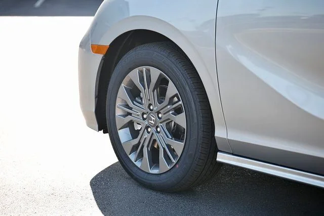 2026 Honda Odyssey Touring - Photo 6