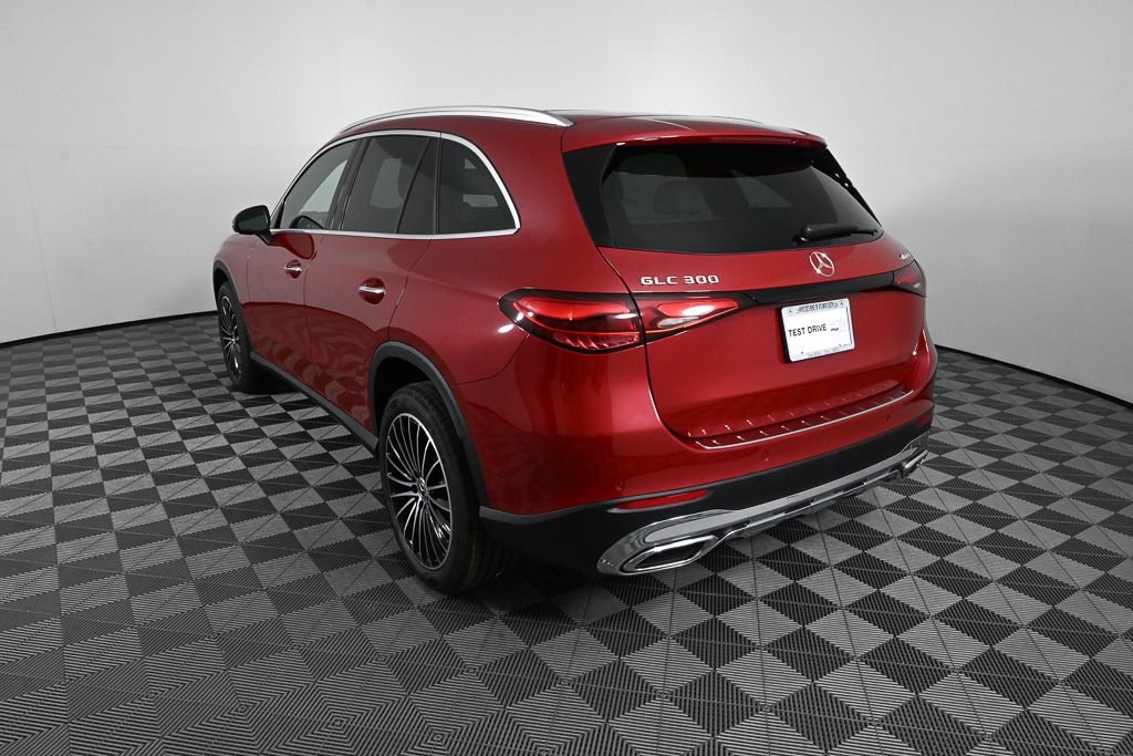 New 2026 MANUFAKTUR Patagonia Red Metallic Mercedes-Benz GLC 300 image 4