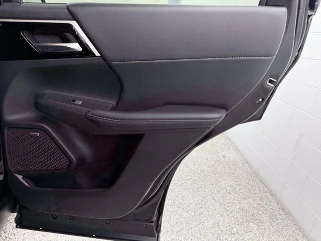 New 2026 Black Mitsubishi LE image 19