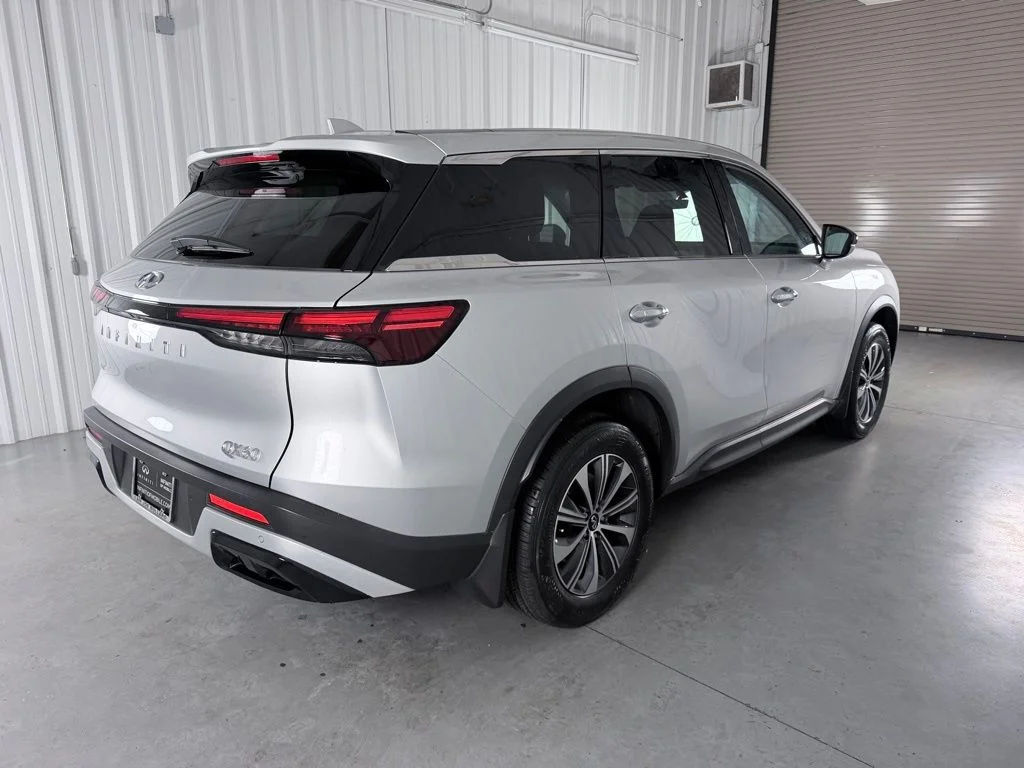 Used 2023 Silver INFINITI PURE image 5