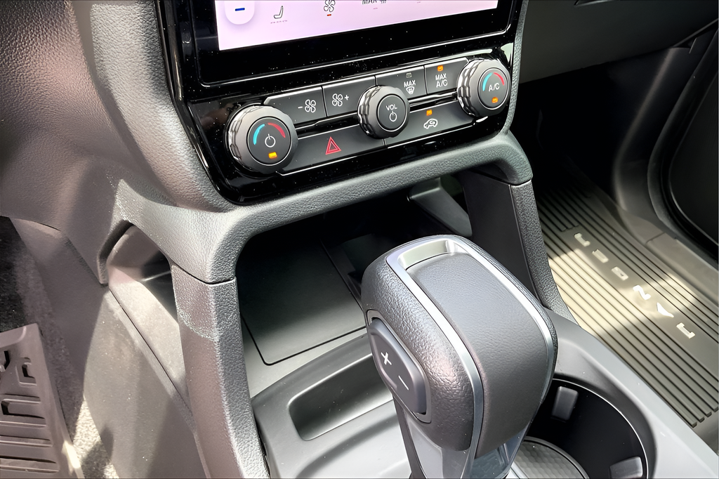 New 2026 Desert Sand Ford XLT image 14